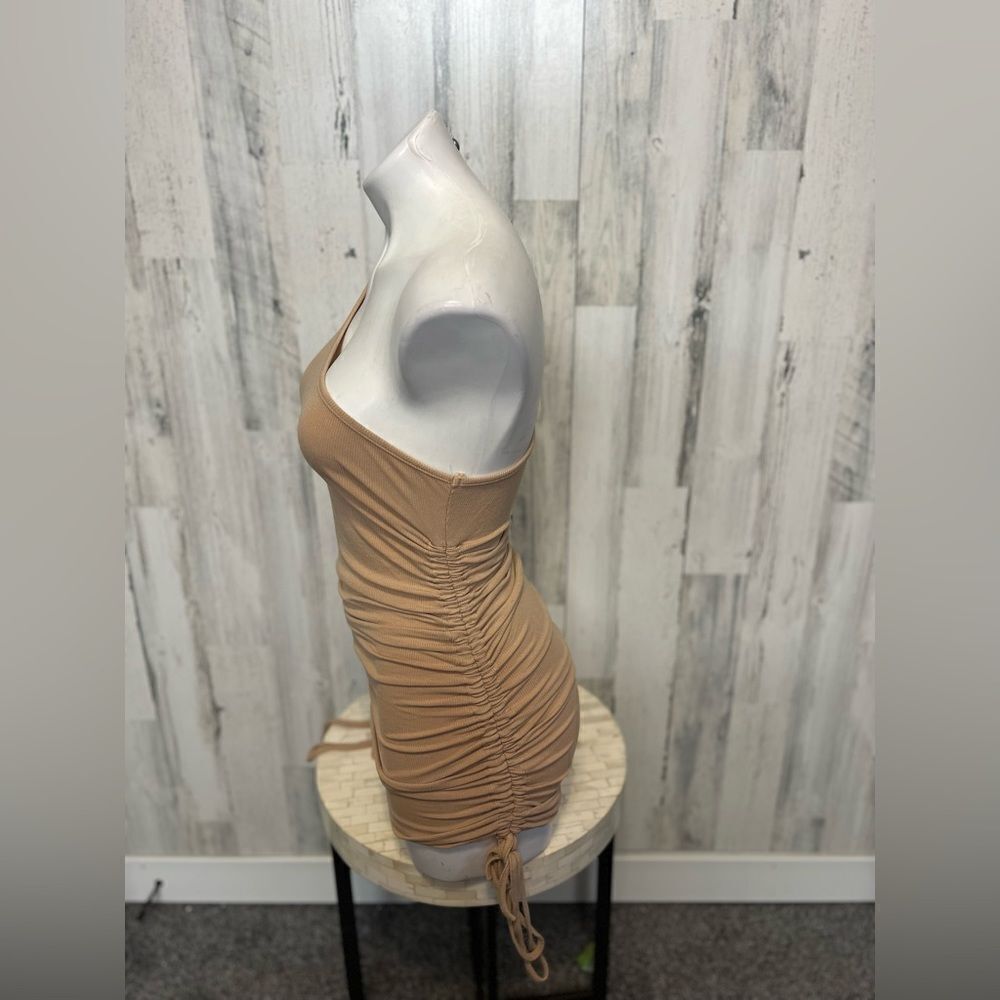 Nude dress - Picture 2 of 7